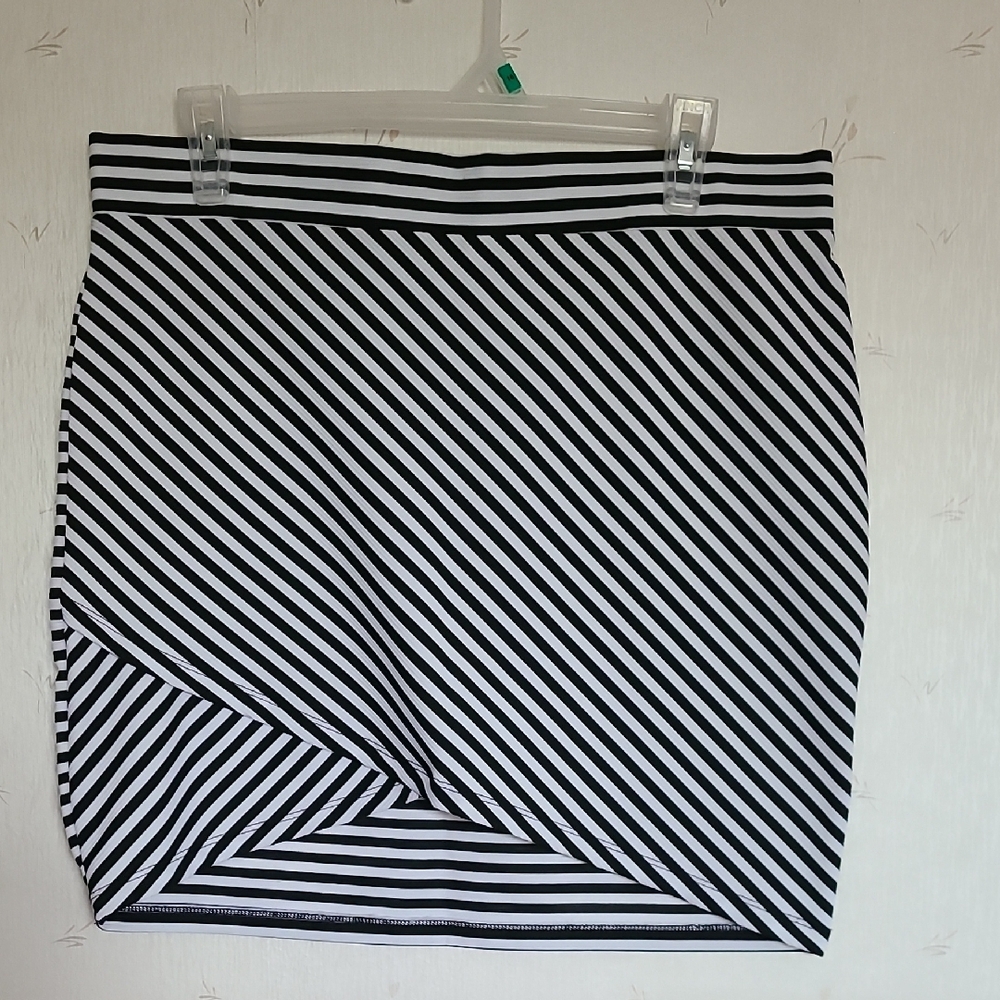 Skirt - Size Large